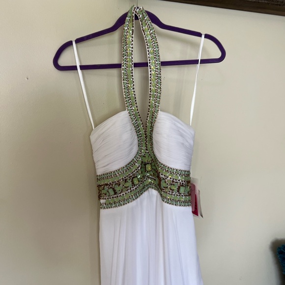 NWT FORMAL HALTER DRESS - Picture 5 of 10